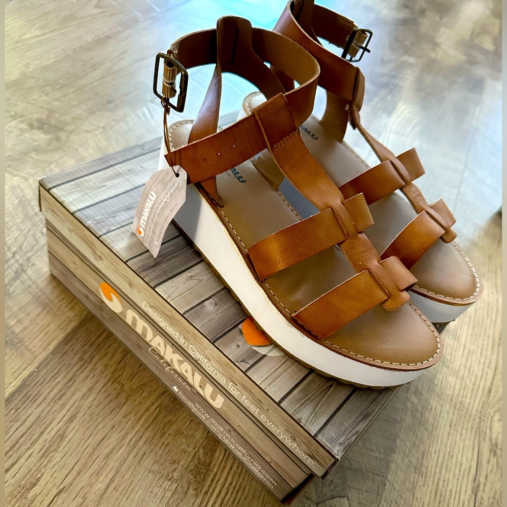 NWT Makalu Kara Tan SZ 9.5 $40 original never worn